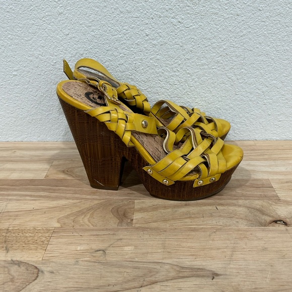 Guess Yellow Platform Sandals SZ 6M - Picture 3 of 7
